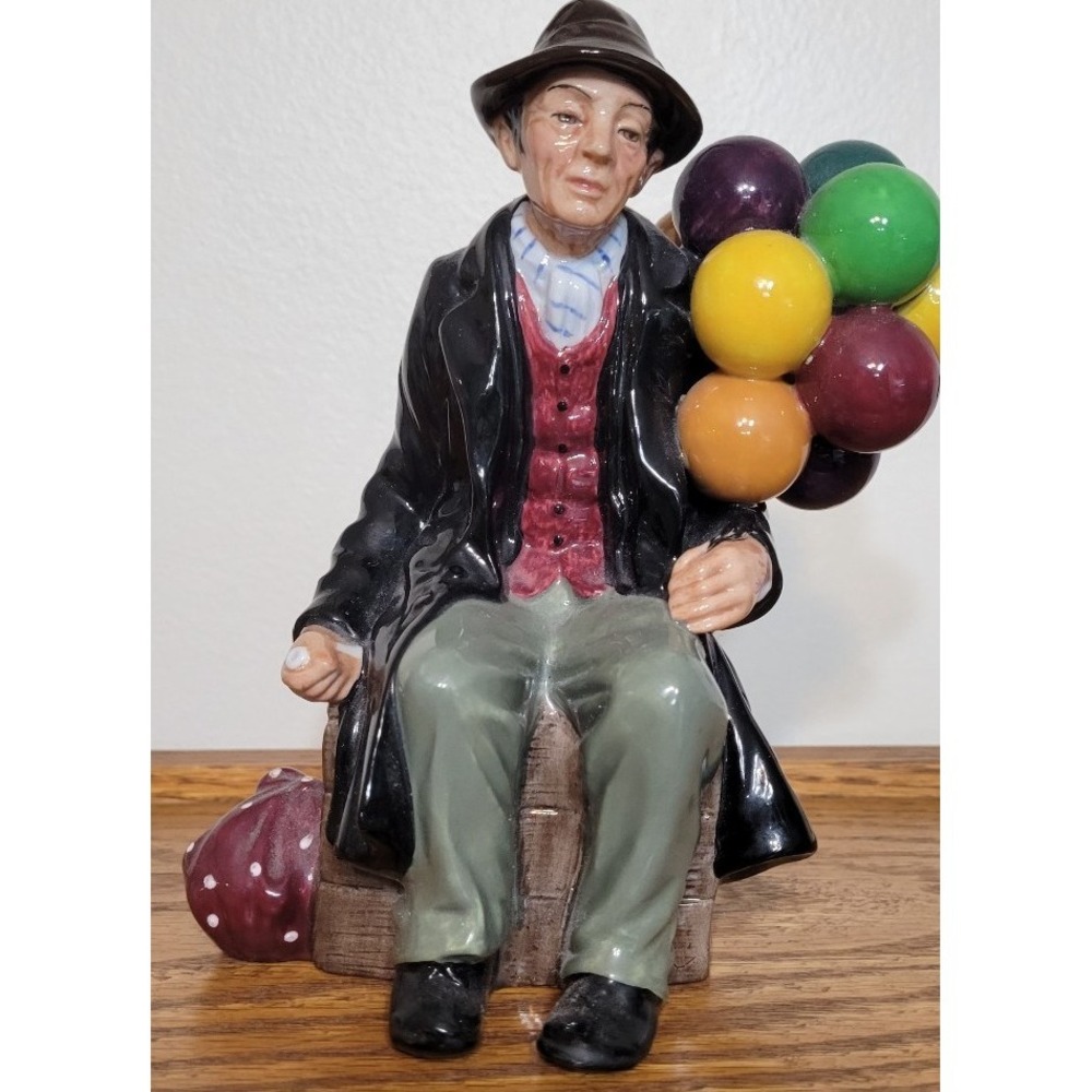 Vintage Royal Doulton Balloon Man. HN1954